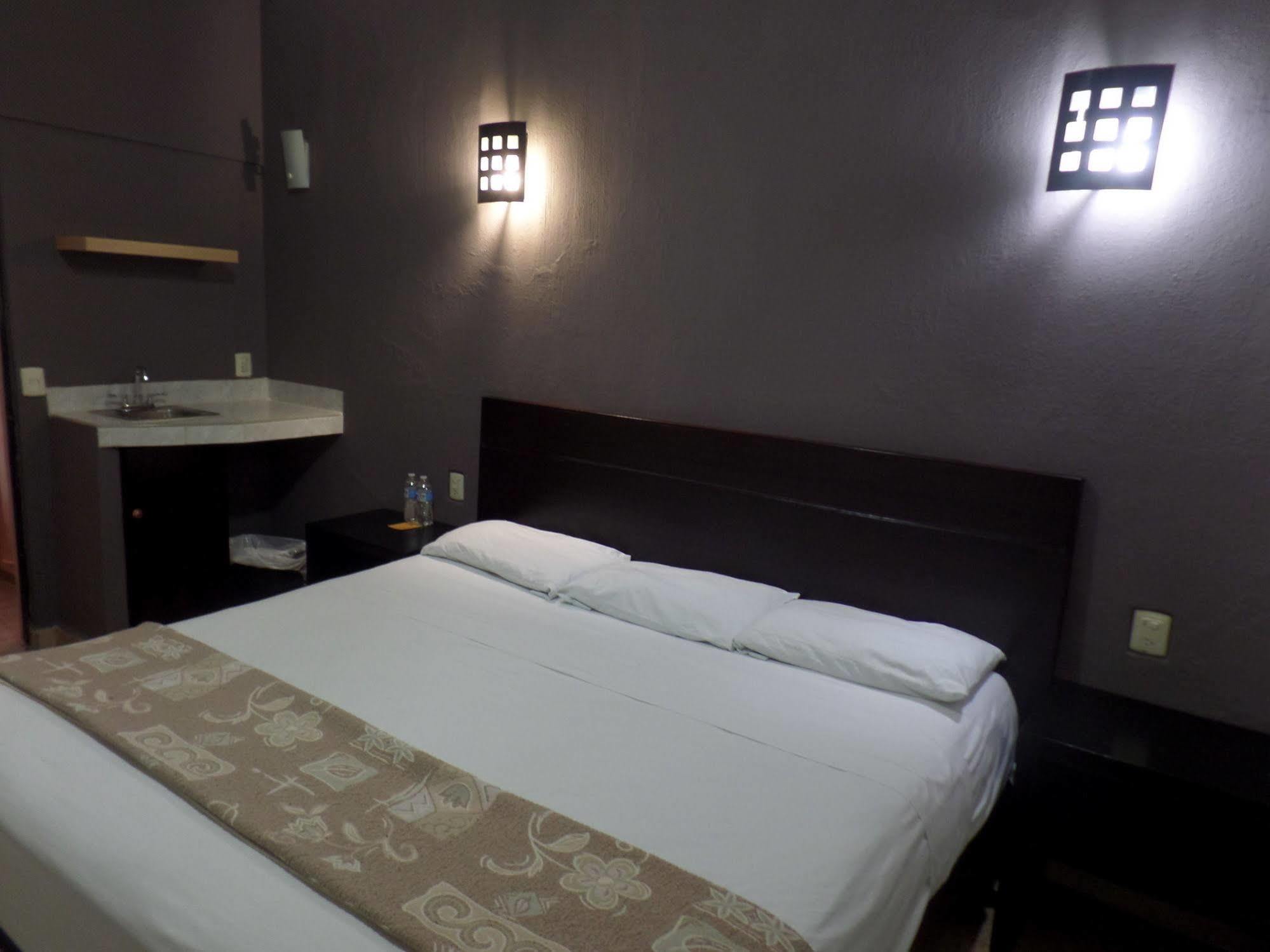 Uke Inn Hotel & Suites Xamaipak Tuxtla Gutiérrez Exterior foto
